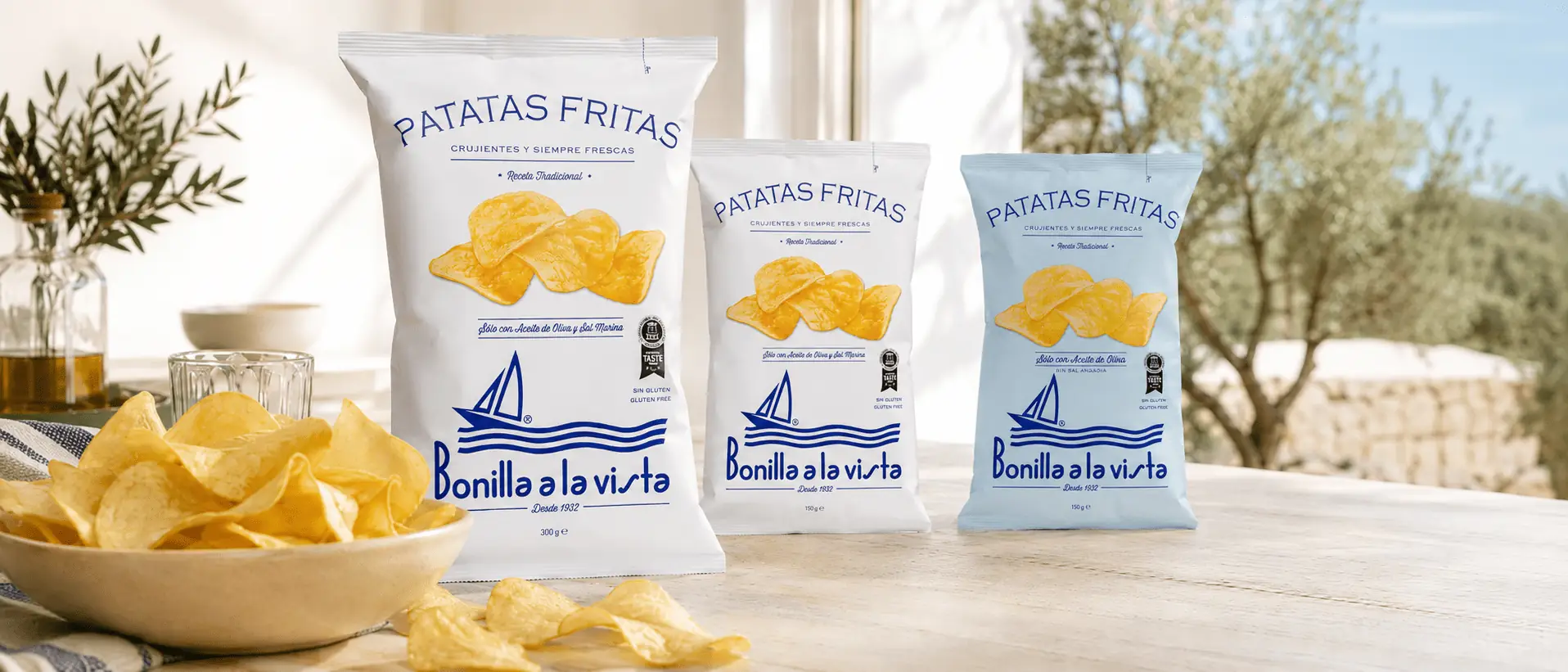 Bolsas de patatas Bonilla a la vista sobre una mesa de aperitivo